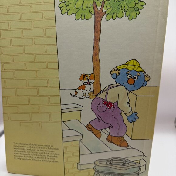 Vintage 1980 Sesame Street Book Club Molly Moves to Sesame Street 1st Edition VG - Picture 4 of 4